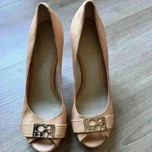 Coach Aliya Women Size 7.5 B Peep Toe High Heels Pumps Shoes Sandals Gold Emblem